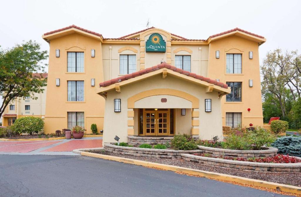 Chicago O'Hare Airport Hotel Elk Grove Village Exterior photo